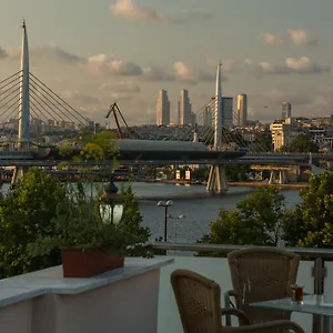 3* Otel Goeruer